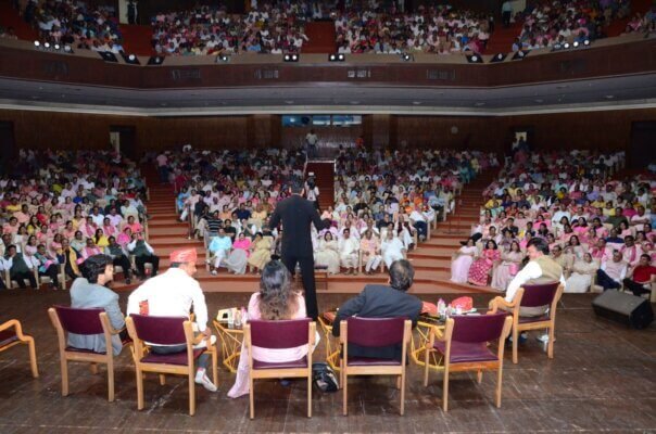 kavi sammelan audiance